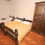 马林克公寓 *